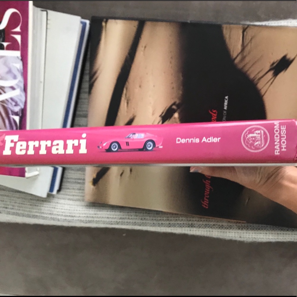 ⭐️🌴Ferrari Coffee Table Book 🏎️♥️ - Picture 4 of 5